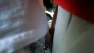 ಸುಂದರ ದೊಡ್ಡ ಕಪ್ಪು ಮನುಷ್ಯ ಶ್ಯಾಮಲೆ ಮರಿಯನ್ನು ಚಾರ್ಲಿ ಚೇಸ್ ಕಾಡು ಹೋಗುವಂತೆ ಮಾಡುತ್ತಾನೆ